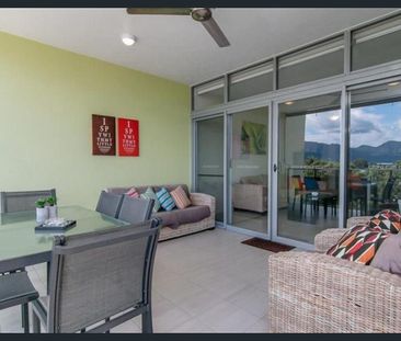 Modern City Living with Style and Comfort - Photo 2