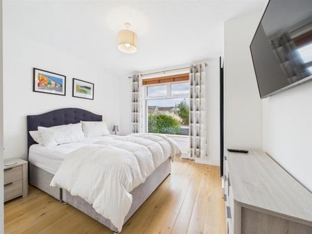 3 bedroom semi-detached bungalow to rent - Photo 5