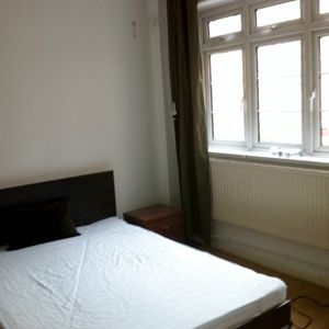 1 Bed Flat, Druid Street, SE1 - Photo 2