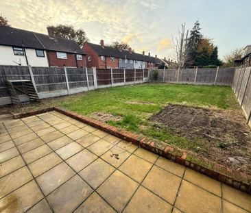 4 bedroom semi-detached house to rent - Photo 1