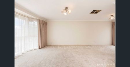 Charming Single-Level Living in the Heart of Croydon - Photo 3