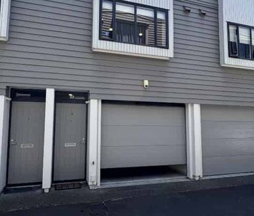 Lovely north facing 3 bedroom apartment - Photo 1