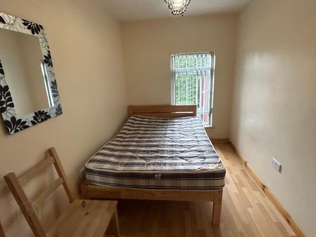 Great Apartment, 41e Agincourt Avenue, Queens Quarter, Belfast, BT7 1QA - Photo 4