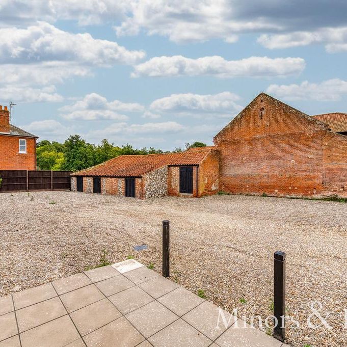 3 bedroom barn conversion to rent - Photo 1