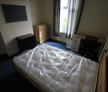 3 bedroom terraced house to rent - Photo 6