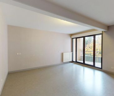 Location Appartement 2 pièces 50 m2 à Chartres - Photo 2