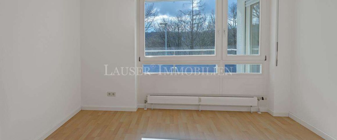 Helle 4-Zimmer-Wohnung mit Balkon in S-Hoffeld - Foto 1