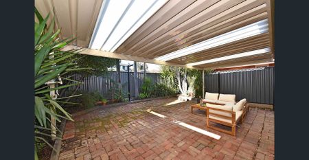 Comfort and Convenience in the Heart of Westmeadows - Photo 3