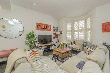 Cavendish Road, Clapham South, SW12 - Photo 2