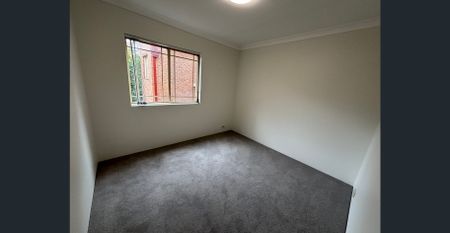 JUST-BEEN-RENOVATED 2 BEDROOM UNIT IN GREAT LOCATION! - Photo 4