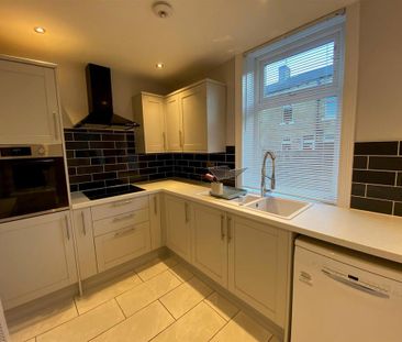 2 bedroom terraced house to rent - Photo 5