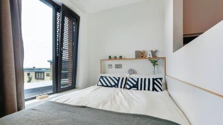 Studio Gold - Photo 2