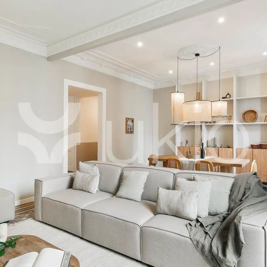 Apartamento de alquiler en Carrer de Pelai, El Raval - Photo 1