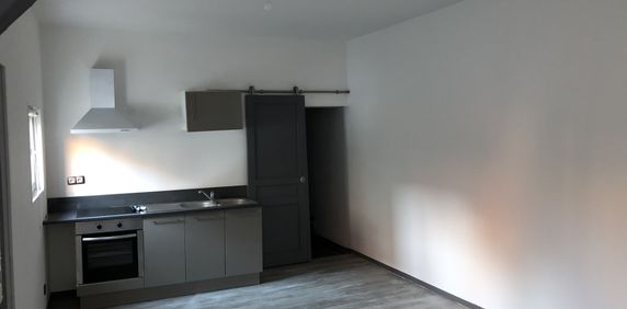 APPARTEMENT T2 NON MEUBLÉ AVEC PLACE DE PARKING - QUARTIER LA HOTOIE - Photo 2