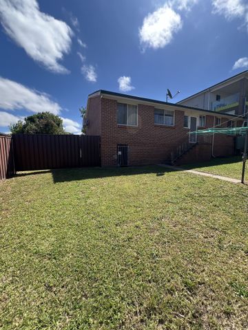 Spacious Yard & Comfortable Living in the Heart of St Andrews - Photo 3