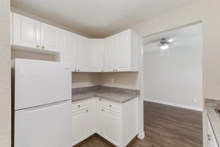 - 2 Bedroom at Wyldewood Estates - Photo 5