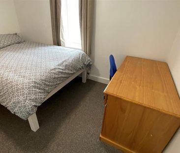 5 bedroom house to rent - Photo 2