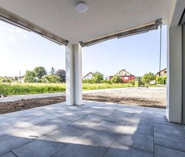 Moderne 3.5-Zimmerwohnung mit herrlichem Sitzplatz - Photo 1