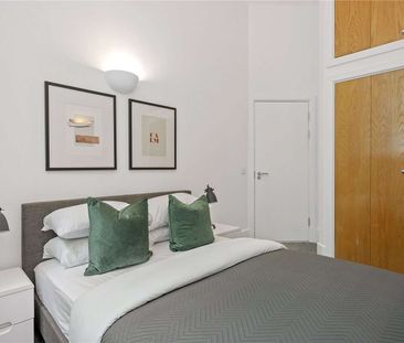 A good sized two bedroom apartment close to Angel Station - Photo 3