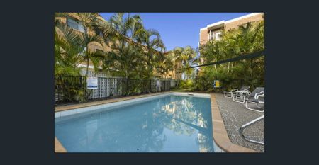 Coastal Retreat with Broadwater Views - Photo 5