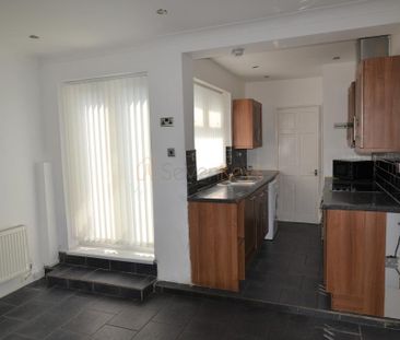 3 bedroom terraced house to rent - Photo 5