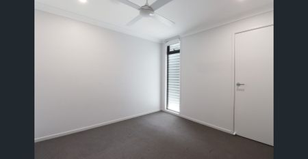 NEAT TOWNHOUSE IN THE HEART OF CALOUNDRA - Photo 5
