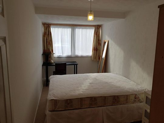 3 bedroom flat to rent - Photo 1