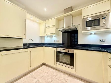 2 bedroom flat to rent - Photo 4