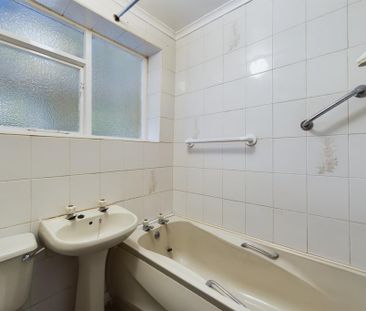 1 bedroom semi-detached bungalow to rent - Photo 1