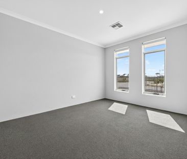 Coastal Living Meets Modern Comfort. - Photo 3