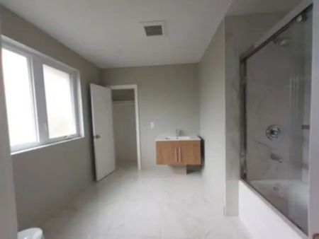 For Lease - 32 Santa Barbara Road Unit# Main, Toronto, Ontario - Photo 4