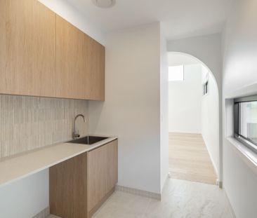 Stunning 3 Bedroom Townhouse - The Ultimate Lifestyle Location! - Photo 5