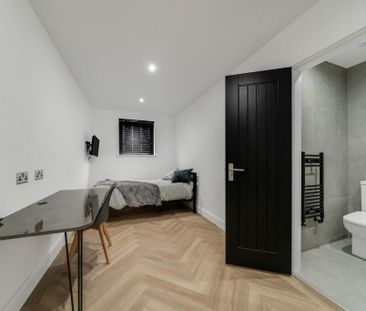 6 bedroom house to rent - Photo 2