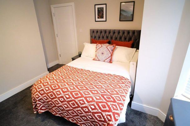 1 bedroom in a house share to rent - Photo 1