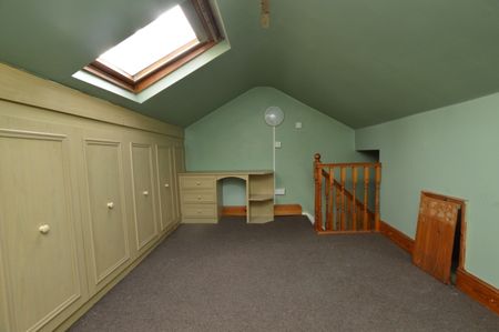 2 Bedroom Terraced House - Photo 3