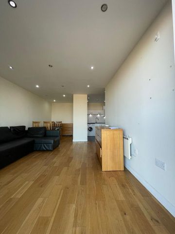 2 bedroom flat to rent - Photo 2