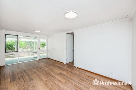Fresh & Bright Craigie Home - Photo 2