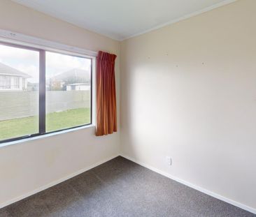 Roslyn - 3 Bedrooms - Photo 1