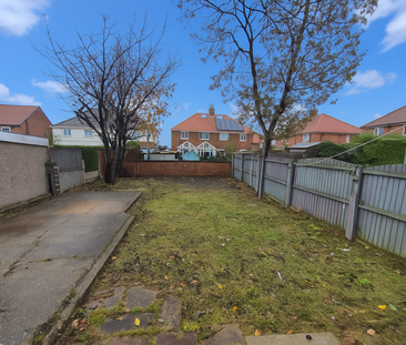 4 bedroom semi-detached house to rent - Photo 2