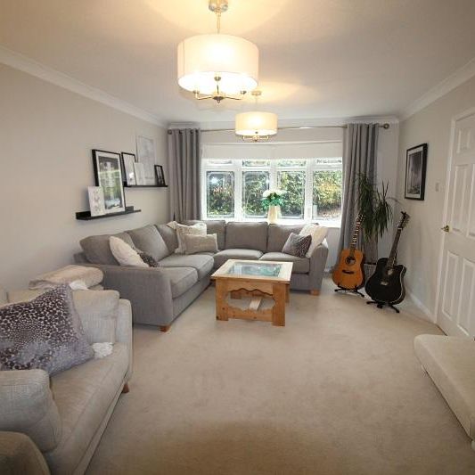 4 bedroom detached house to rent - Photo 1