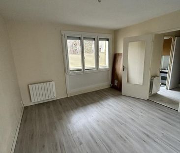 Location Appartement 1 pièce 36m² GRANVILLE 50400 - Photo 3