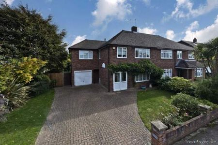 4 bedroom property to rent in Thames Ditton - Photo 5