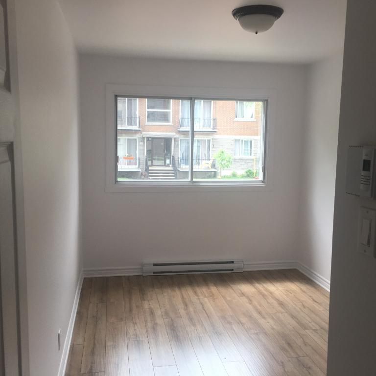 LOGEMENT 4-1/2 À LOUER (Rosemont/Saint-Leonard) - Photo 1