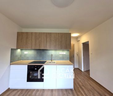 Pronájem zrekonstruovaného bytu 1+1 s balkónem v Olomouci, ul. Hran... - Photo 1