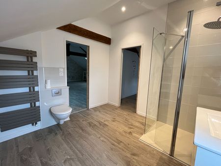 Location Appartement 5 pièces 132m² - Photo 2