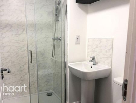 4 bedroom terraced house to rent - Photo 5