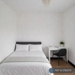 4 bedroom terraced house to rent - Photo 3