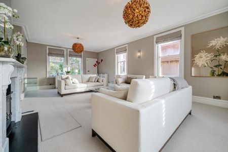 5 bedroom end of terrace house to rent - Photo 2