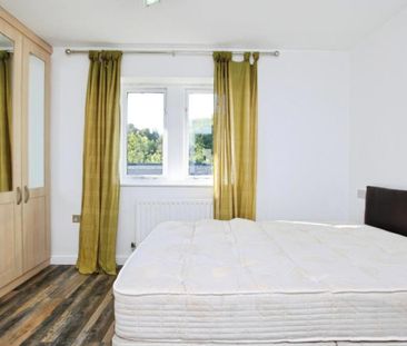 Located on Vanbrugh Lane, Stoke Park, is this spacious three bedroo... - Photo 4