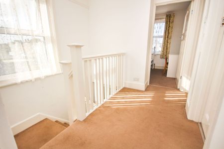 Wallisdown Road, Poole, BH12 - Photo 3